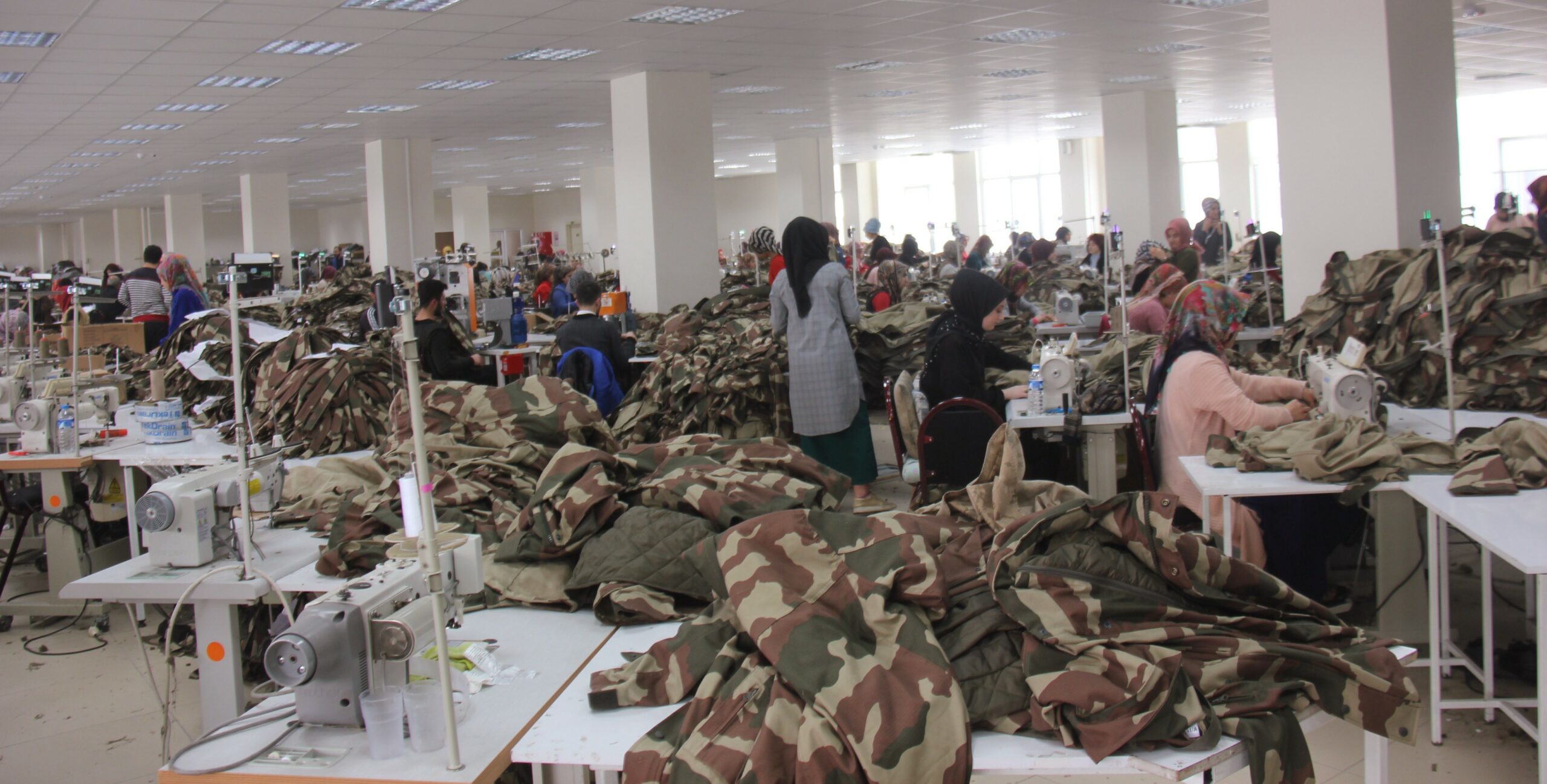 Antalya'da düzenlenen "Savunma ve Havacılık Sanayiinde Küresel Stratejiler Konferansı"na askeri