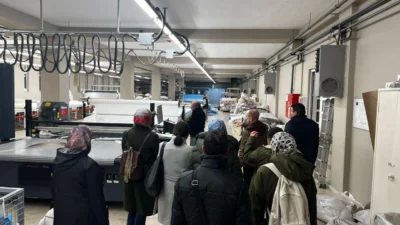 Denizli'de Nakış Operatörlüğü eğitimi alan kursiyerler Denizli Organize Sanayi Bölgesi’nde