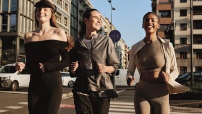 Aktif rahat giyim tasarımları artık sadece spor yaparken değil kadınların