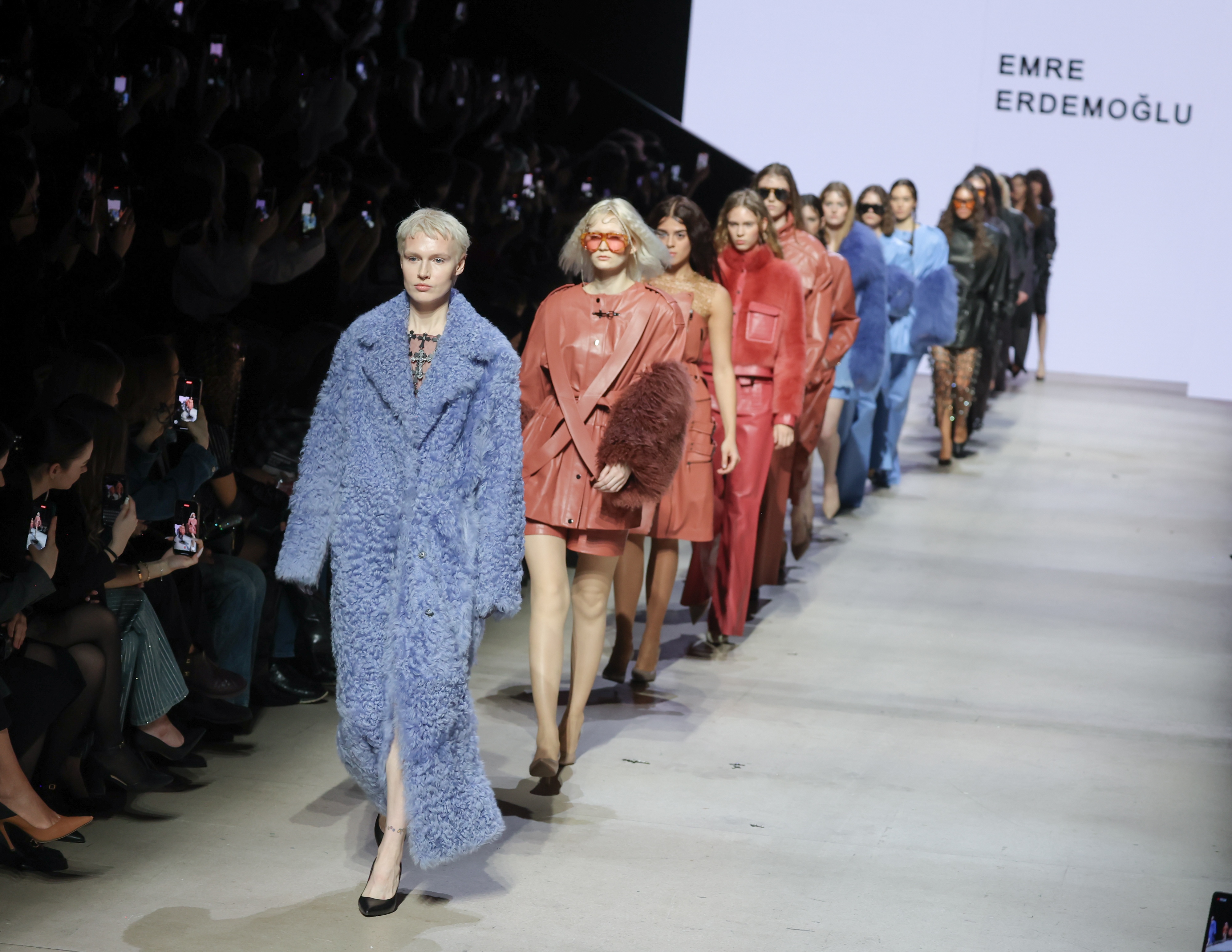 Ege Hazırgiyim ve Konfeksiyon İhracatçıları Birliği’nin düzenlediği EİB Moda Tasarım