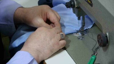Van’da Ramazan Bayramı öncesi terzilerde hareketlilik yaşanırken daha çok tamir
