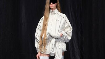 Fransız lüks moda evi Balenciaga’nın Kış 2025 defilesinde görücüye çıkan