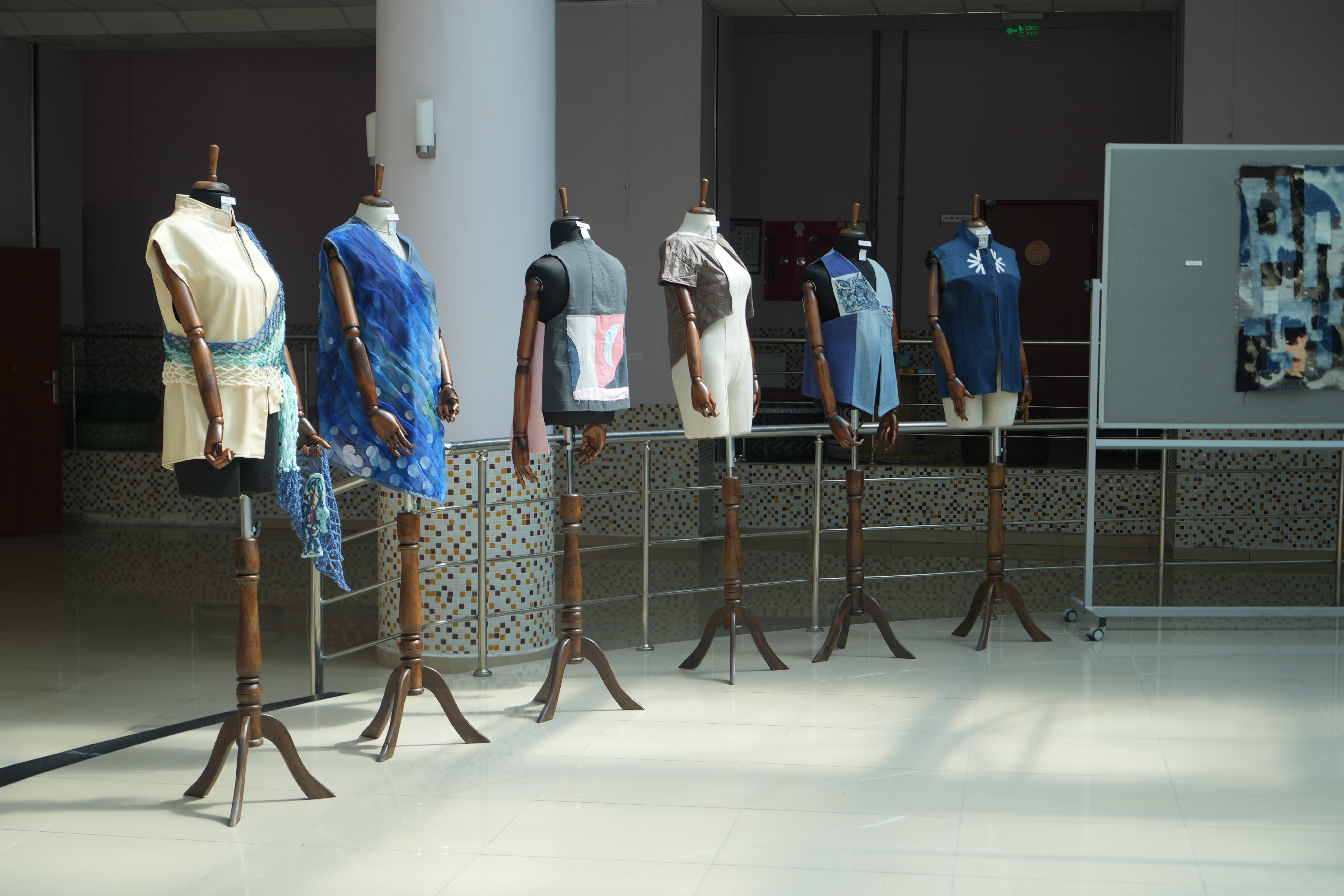 Niğde Ömer Halisdemir Üniversitesi Tekstil ve Moda Tasarım Bölümü öğrencileri,