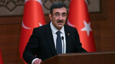 Cumhurbaşkanı Yardımcısı Cevdet Yılmaz, Londra'da yabancı yatırımcılarla bir araya geldi.