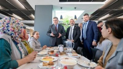 İzmir Büyükşehir Belediye Başkanı Dr. Cemil Tugay, 8 Mart Dünya