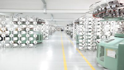 Bursa’da dünya markalarına kumaş üretimi yapan Kayaoğlu Tekstil, yaptığı yatırımla