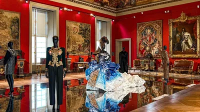 Ünlü Louvre Müzesi, 231 yıllık tarihinde ilk kez haute couture’e