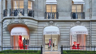 İtalyan lüks moda markası Versace’nin satışı gündemde. Versace'nin talebi birden