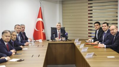 Ticaret Bakanı Ömer Bolat, "İhracat, finansman, istihdam için gereken desteklerle hükümet olarak