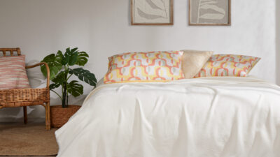 Lova Yatak, bahar mevsiminde yatak ve oturma odalarını yumuşacık dokusu