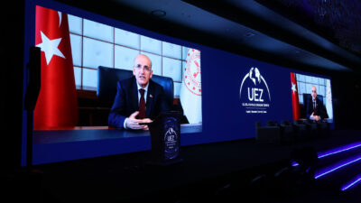 Uluslararası Ekonomi Zirvesi’nin açılışında konuşan Hazine ve Maliye Bakanı Mehmet