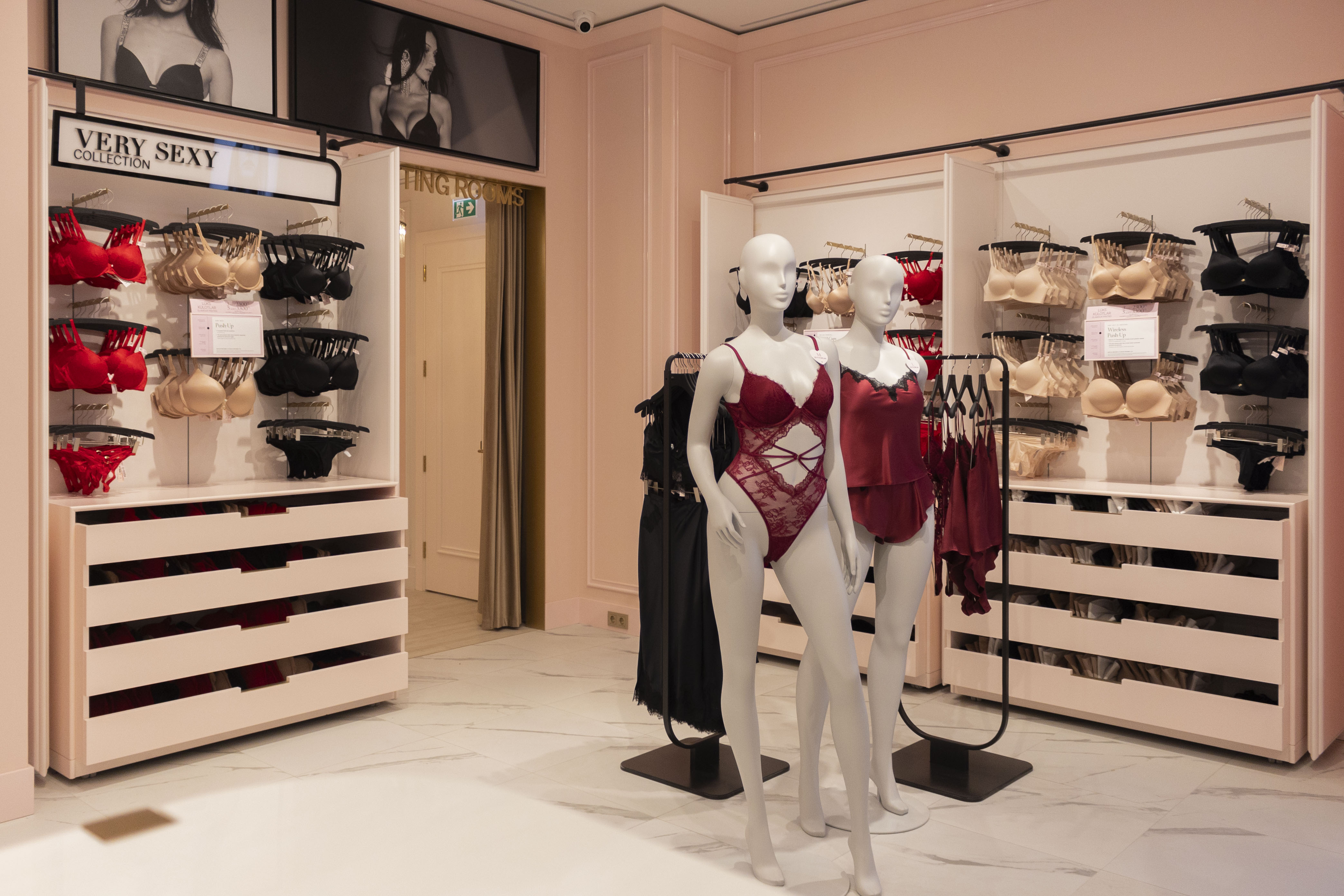 Dünyaca ünlü iç giyim markası Victoria's Secret; iç giyimden uyku