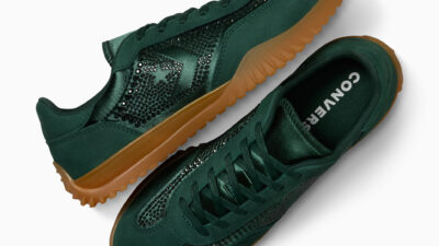 Converse yeni modeli Run Star Trainer’ın Swarovski® kristallerle bezeli göz