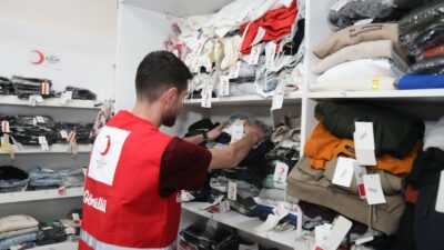 Bursa Teknik Üniversitesinde ihtiyaç sahibi öğrenciler için butik açıldı.