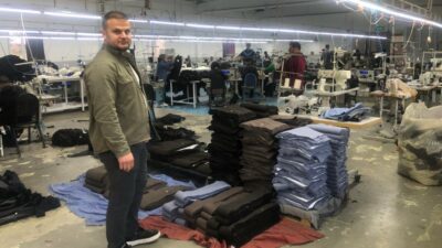 Siirt'in Tillo ilçesinde kurulan hazır giyim ve konfeksiyon atölyesinde üretilen