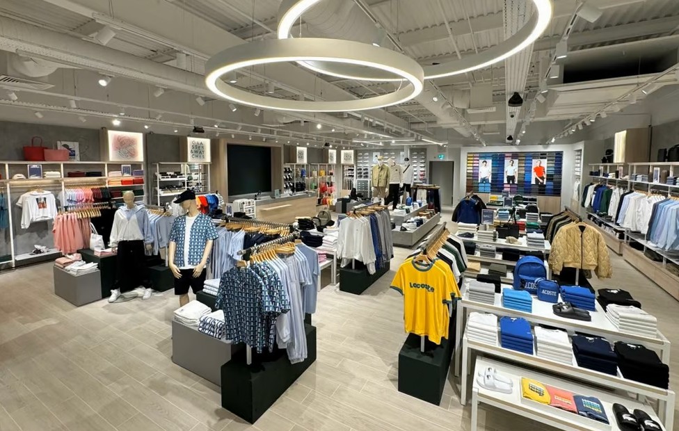 Fransız moda-spor giyim markası Lacoste, İskoçya pazarındaki varlığını güçlendirmek için