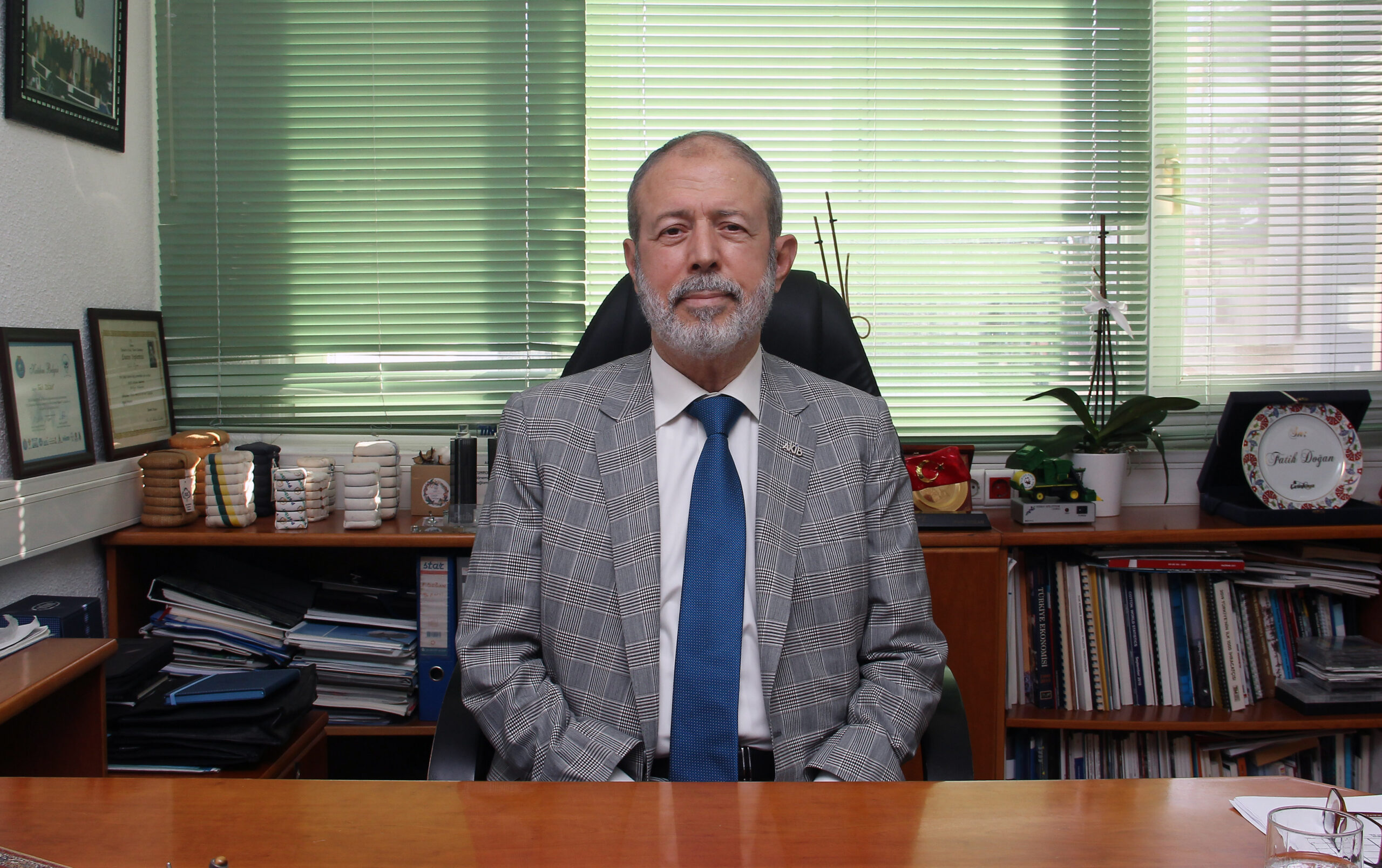 Akdeniz İhracatçı Birlikleri (AKİB), mart ayında 1,47 milyar dolar ihracat