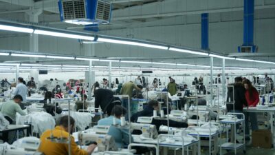 Türkiye'nin önde gelen erkek gömlek üreticilerinden Mas Tekstil, 25 yıllık