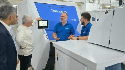 Trützschler'in Ocak 2024'te piyasaya sunduğu yeni nesil tarak makinesi TC