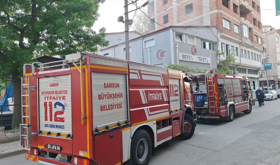 Samsun'un Bafra ilçesinde bir tekstil atölyesinde çıkan yangın, itfaiye ekiplerinin