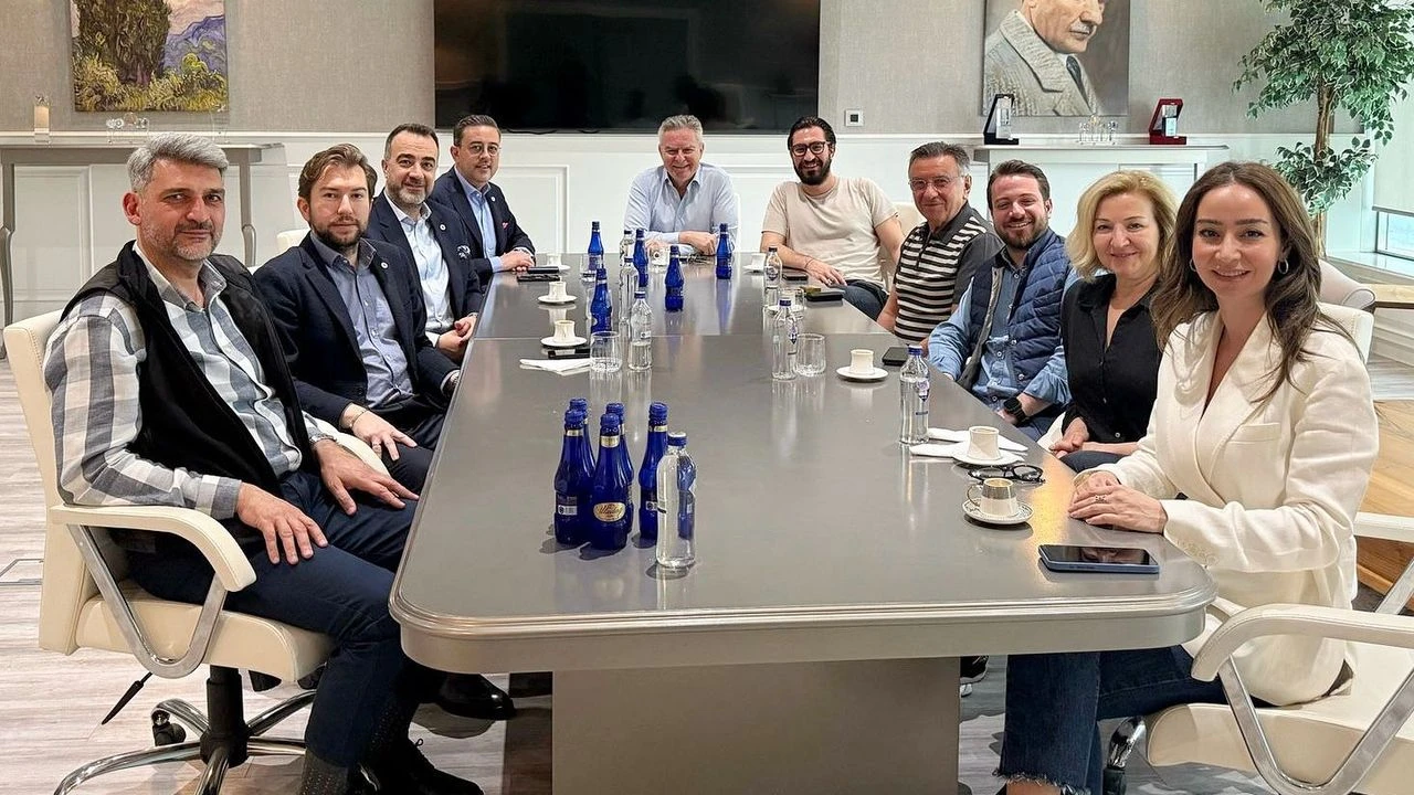 Denizli Sanayi Odası başkan ve yöneticileri duayen sanayici Besalet Küçüker'in