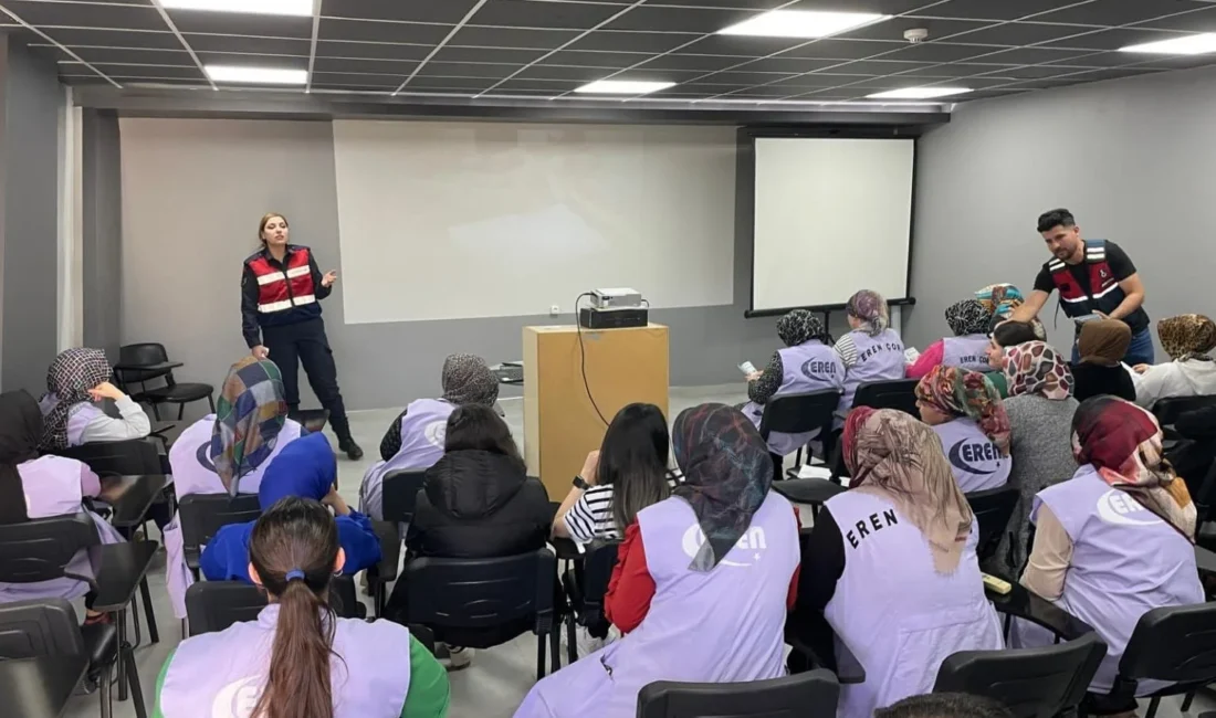 Yozgat'ın Yerköy ilçesinde bir tekstil fabrikasında çalışan 70 kadın işçiye,