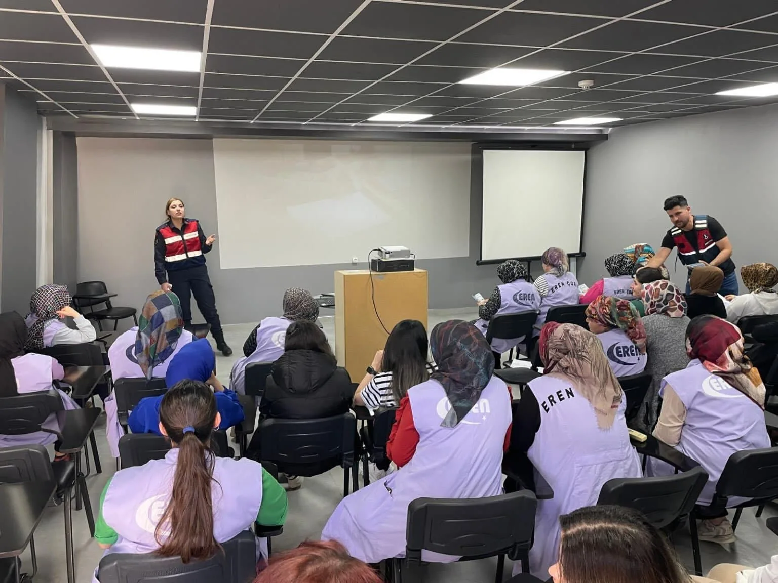 Yozgat'ın Yerköy ilçesinde bir tekstil fabrikasında çalışan 70 kadın işçiye,