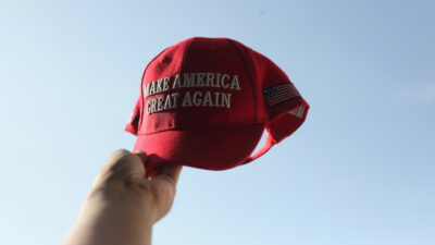 Trump destekçileri ilk başkanlık döneminden bu yana kampanya ürünlerine servet