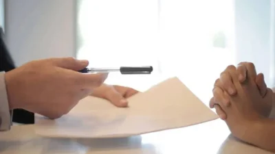 Reel sektörde talep daralmasıyla birlikte iflasın eşiğine gelen şirketler peş