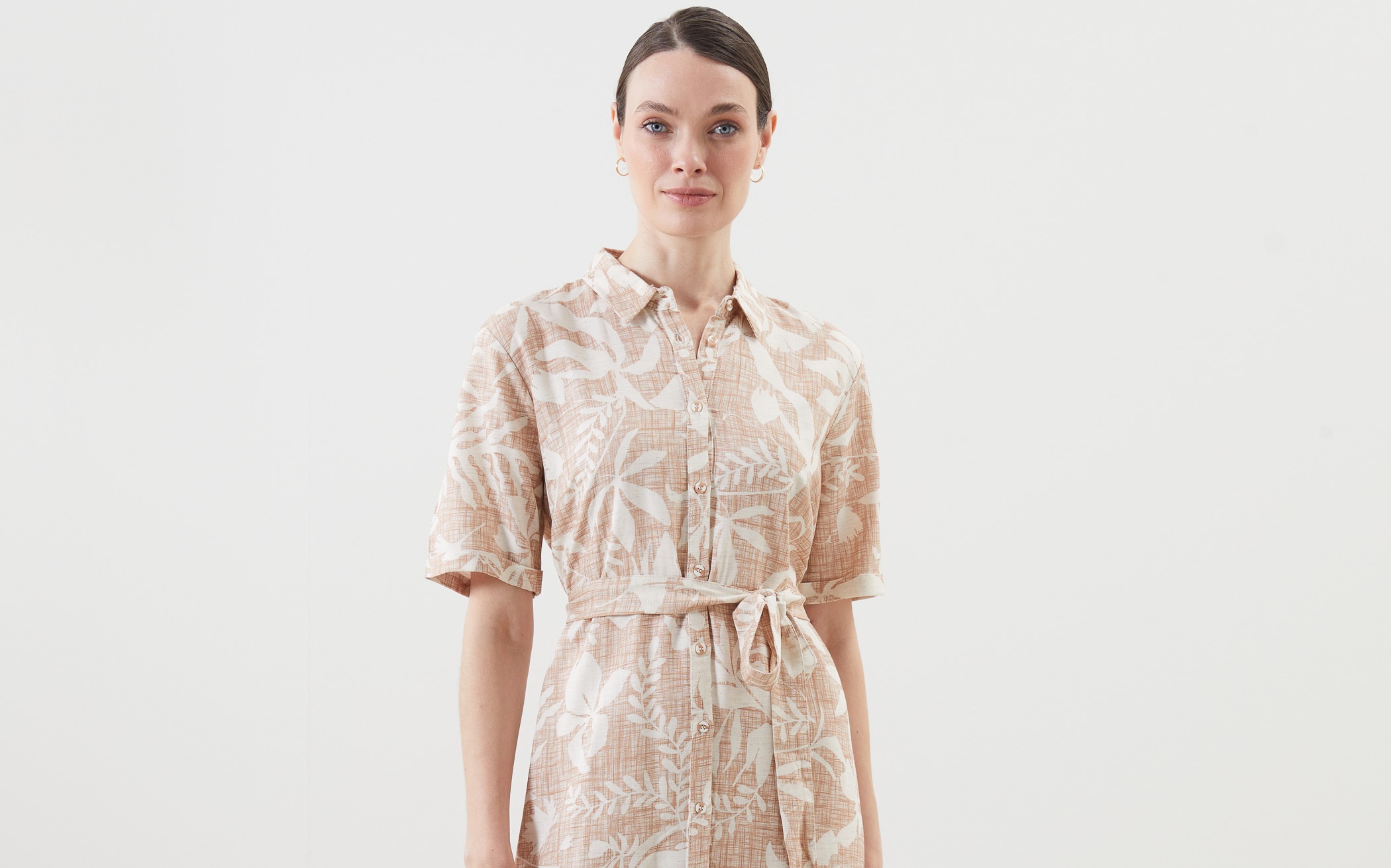 Moda dünyasında rahatlık ve doğallık trendi hız kesmeden devam ediyor.