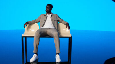 Yıldız savunma oyuncusu Davinson Sánchez, DeFacto’nun yenilikçi Rahat Ötesi Koleksiyonu