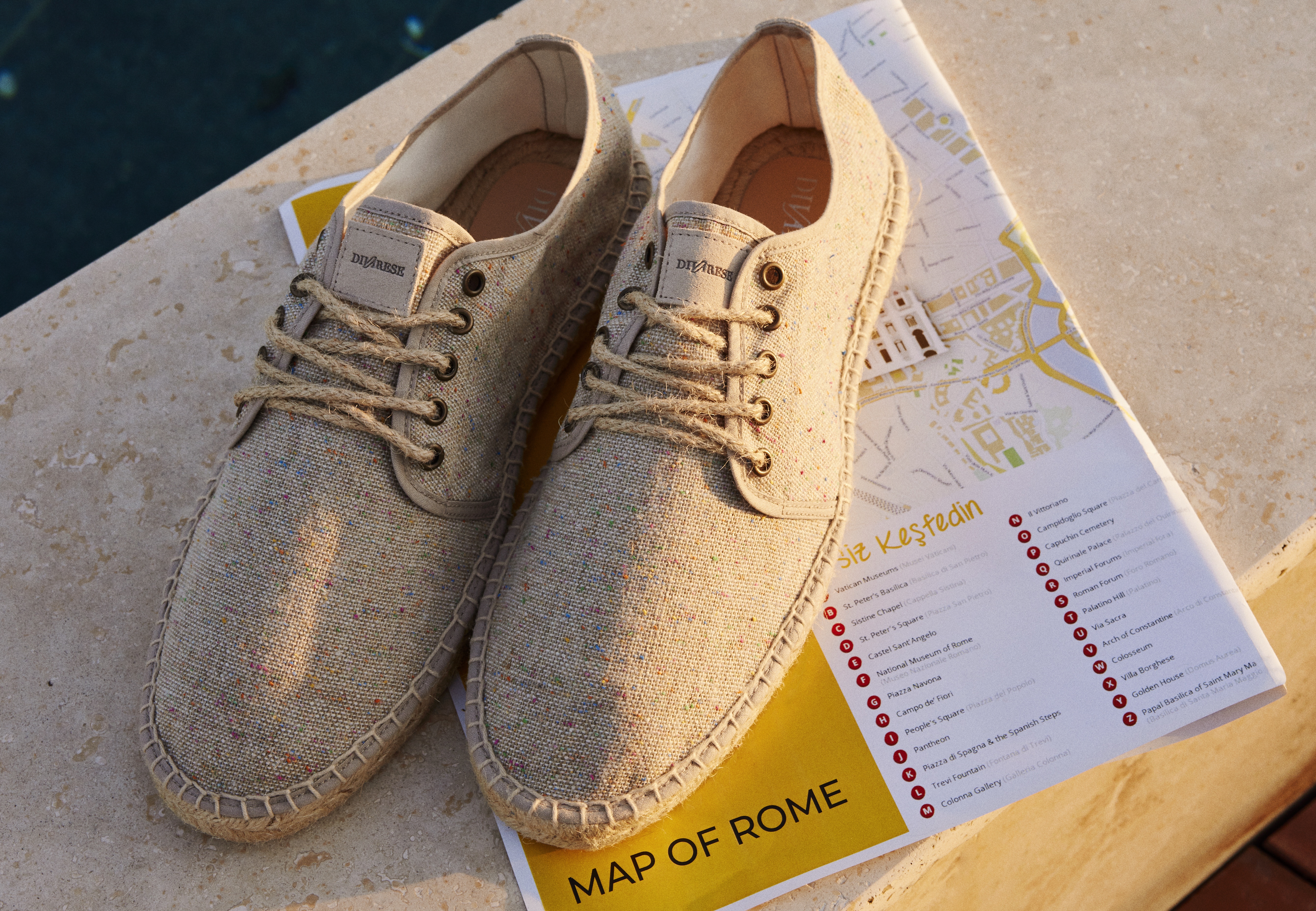 Divarese, Akdeniz yazının enerjisini ve sıcaklığını stilinizle buluşturuyor. Hot Summer 2025