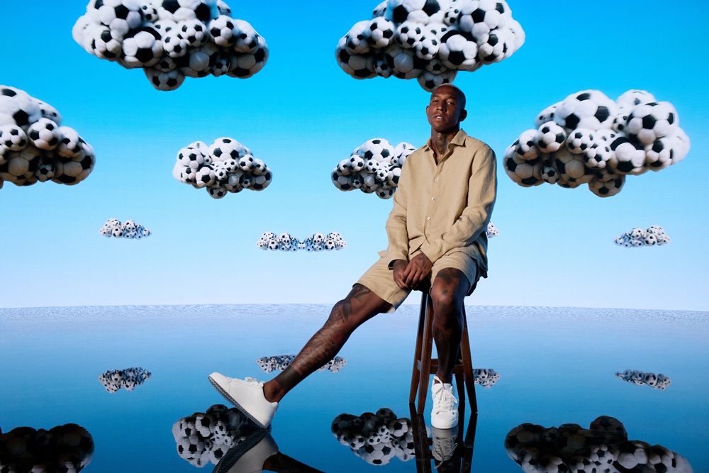 DeFacto, yaz sezonuna özel hazırladığı keten koleksiyonu için yıldız futbolcu