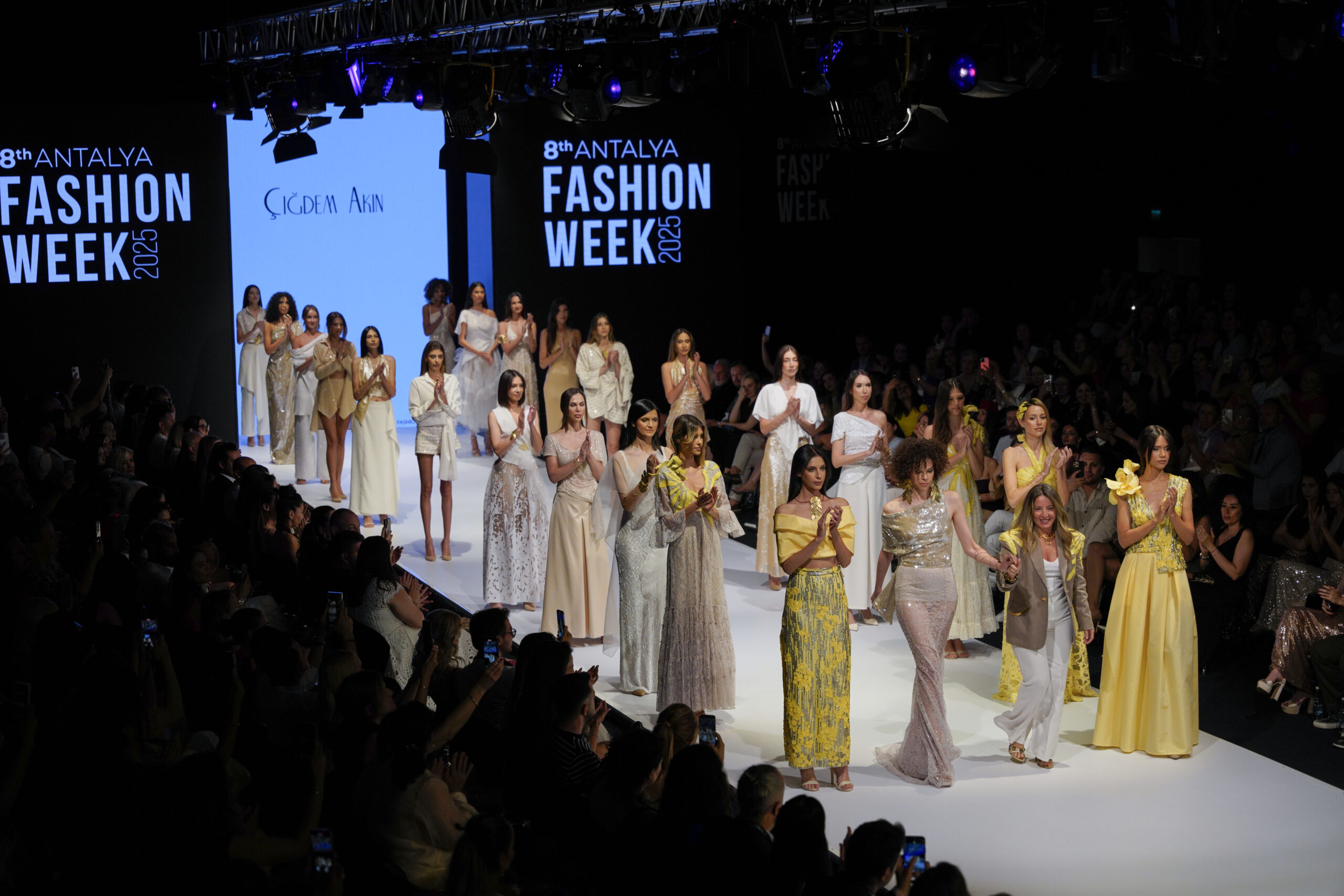 Antalya’yı turizmin yanı sıra modanın uluslararası buluşma noktası olarak da