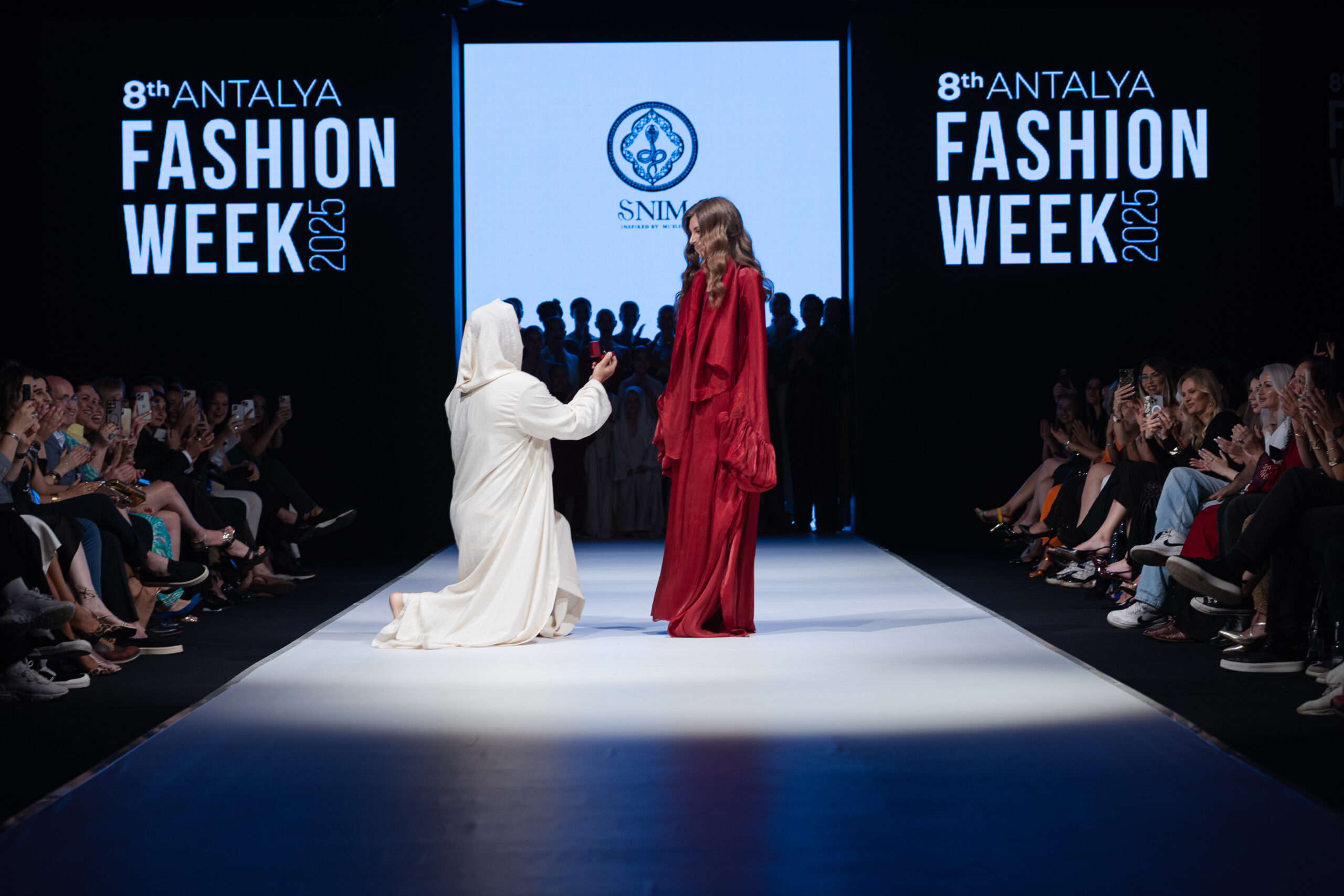 Antalya’yı modanın uluslararası buluşma noktası olarak dünya sahnesine taşıyan Antalya
