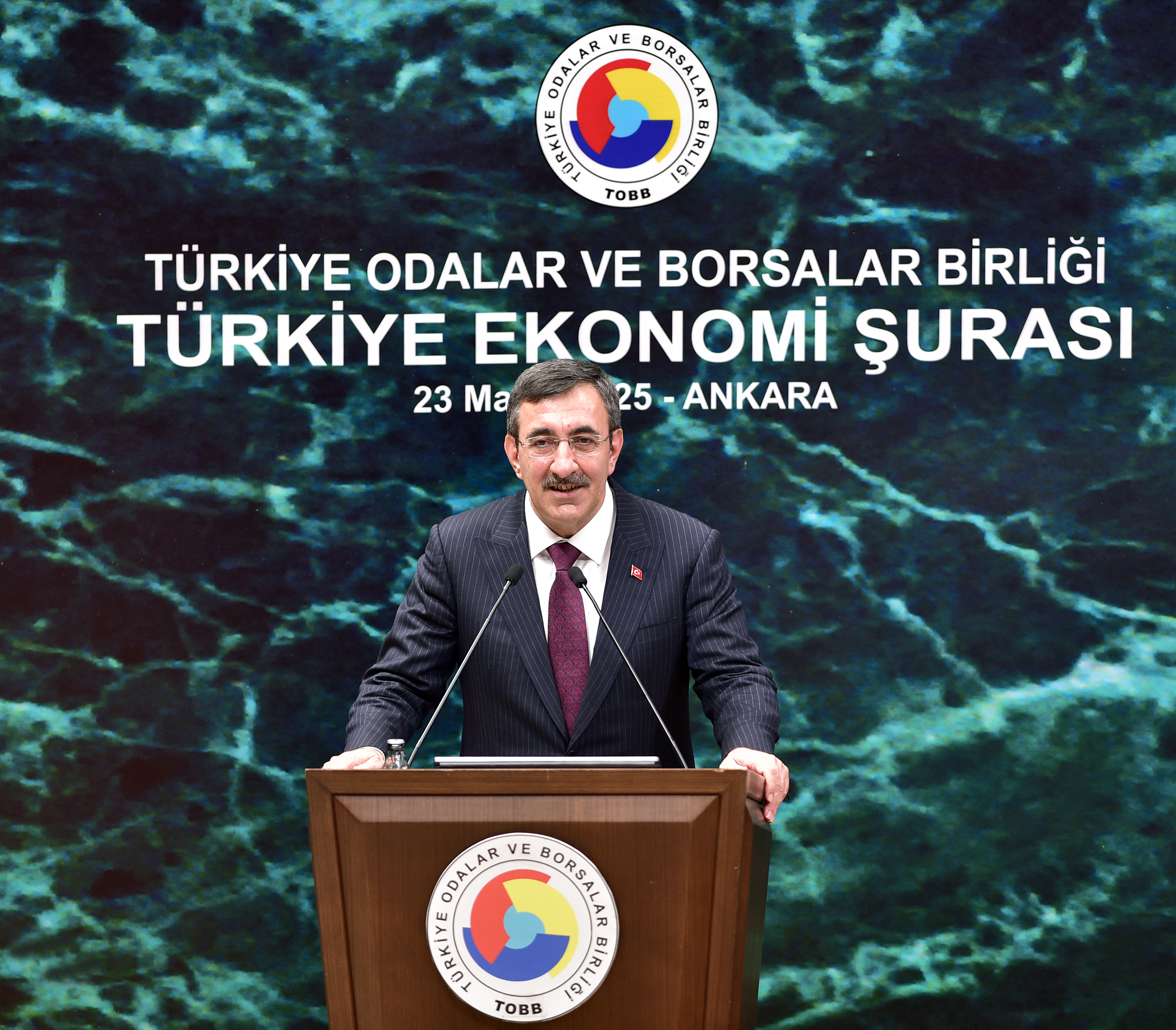 TOBB Ekonomi Şurasının açılışında konuşan Cumhurbaşkanı Yardımcısı Cevdet Yılmaz, mevcut