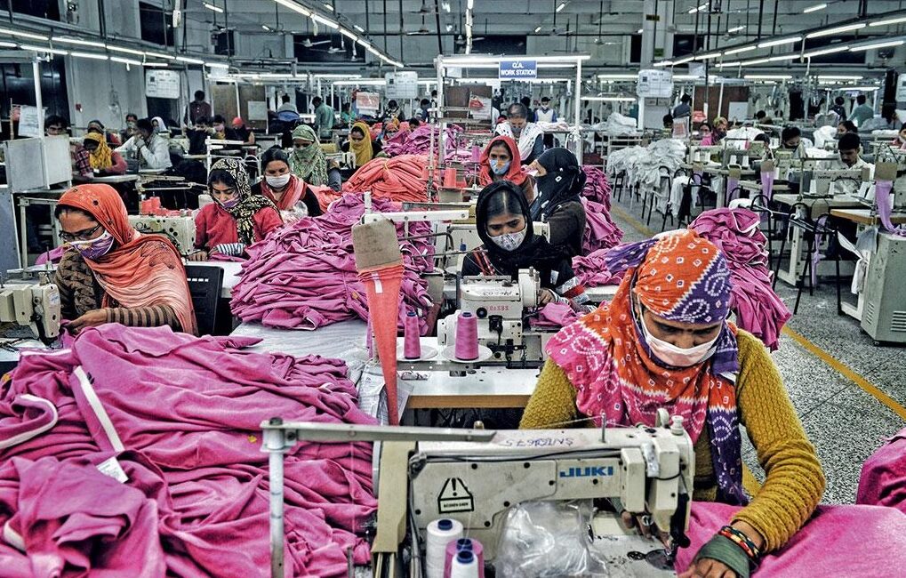 Hindistan'ın tekstil üretim merkezleri Gujarat ve Maharashtra eyaletleri, mevsimsel işçi