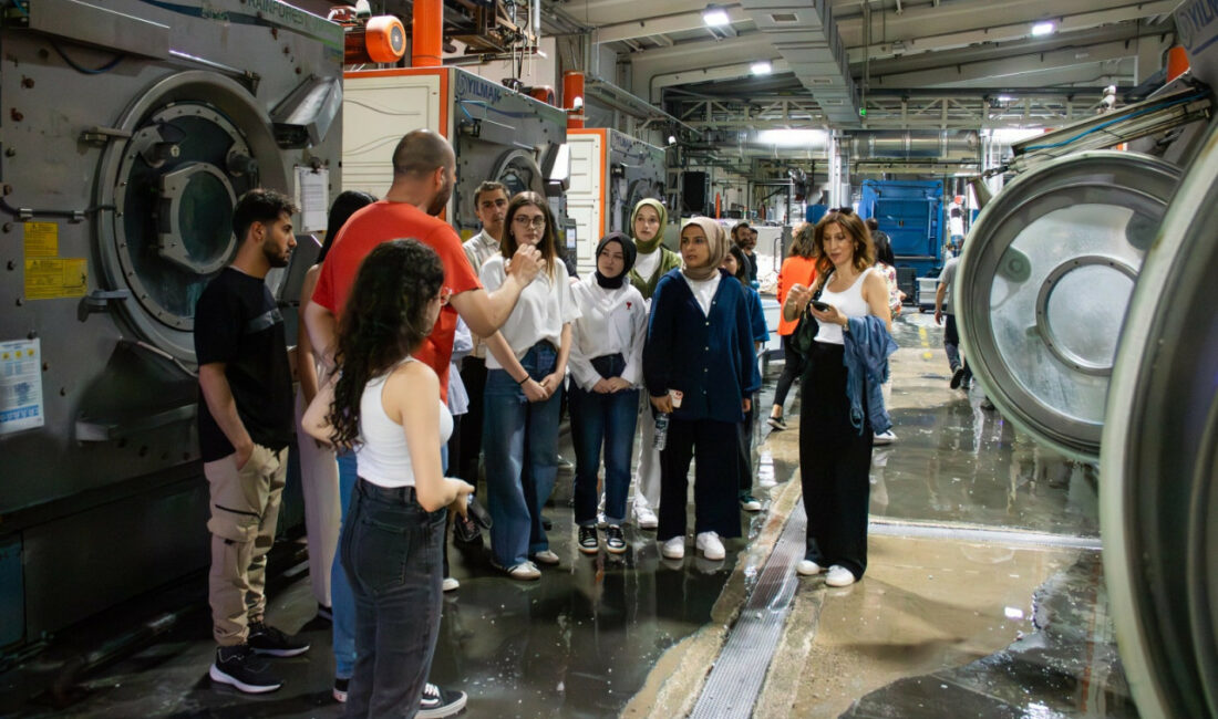 Marmara Üniversitesi Tekstil Mühendisliği Bölümü son sınıf öğrencileri, “Denim Üretim