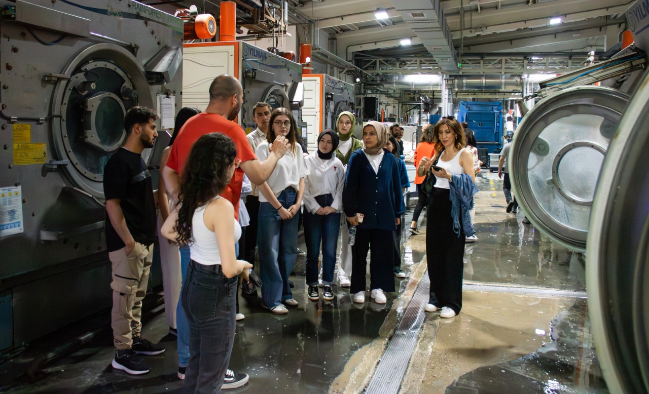 Marmara Üniversitesi Tekstil Mühendisliği Bölümü son sınıf öğrencileri, “Denim Üretim