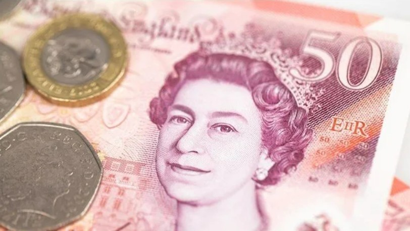 İngiltere'de bütçenin hedefinden şaşacak olmasından dolayı vergilerde artış yapılabilir.
