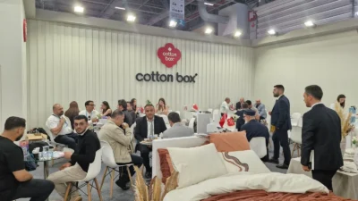 İstanbul’da düzenlenen HOMETEX Ev Tekstili Fuarı’nı değerlendiren Sümaş Tekstil Yönetim Kurulu