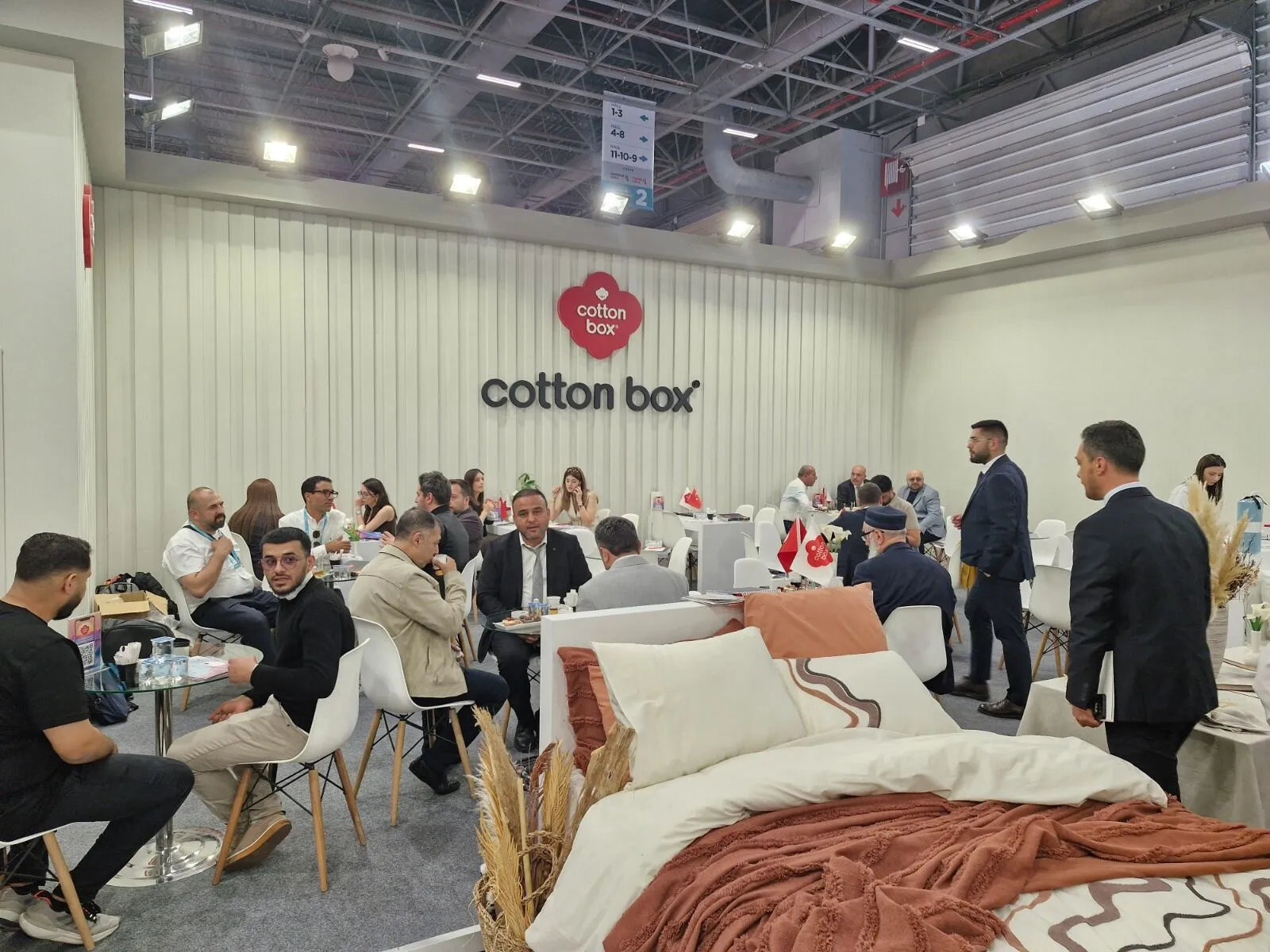 İstanbul’da düzenlenen HOMETEX Ev Tekstili Fuarı’nı değerlendiren Sümaş Tekstil Yönetim Kurulu