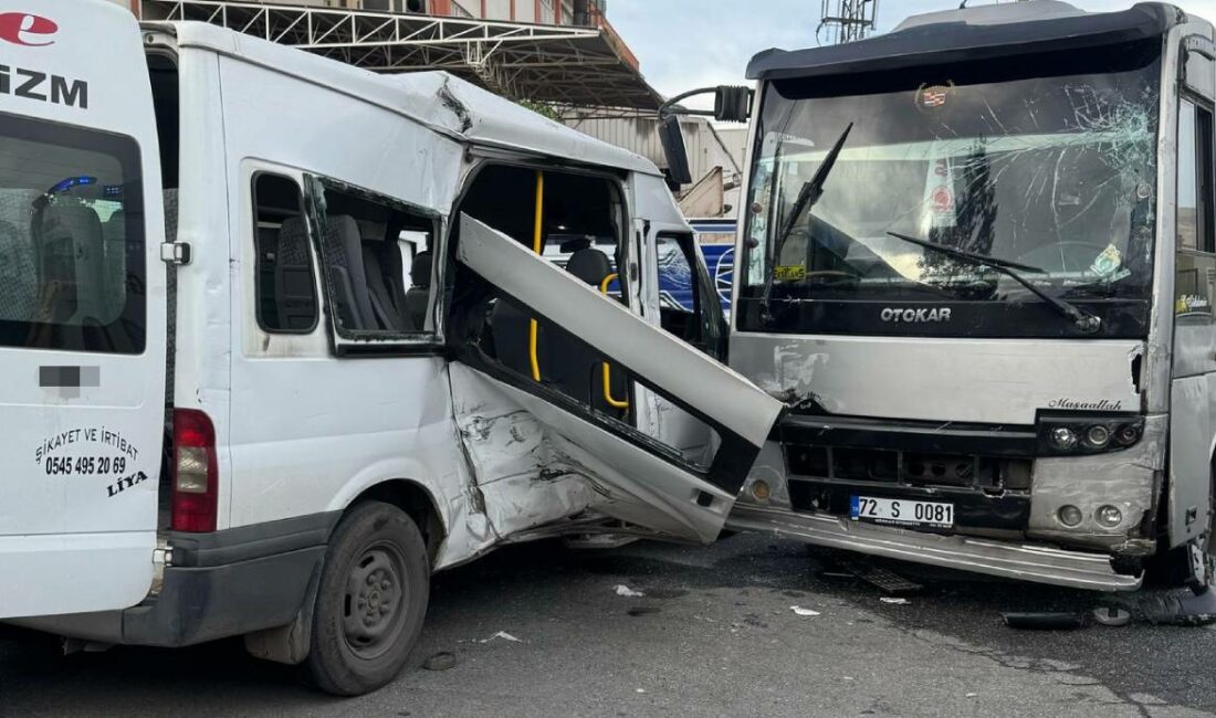 Batman'da tekstil işçilerini taşıyan minibüs ile midibüsün çarpışması sonucu 7
