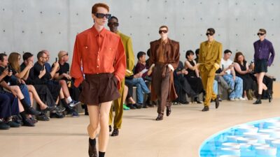 Saint Laurent’ın İlkbahar/Yaz 2026 erkek koleksiyonu, Paris Moda Haftası kapsamında