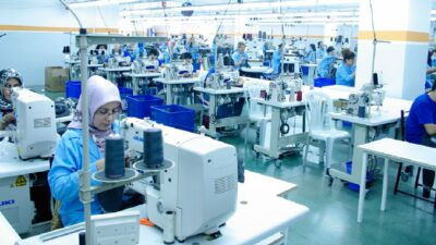 Yüksek faiz, baskılanan kur ve daralan ihracat sanayiyi kilitledi. TOBB