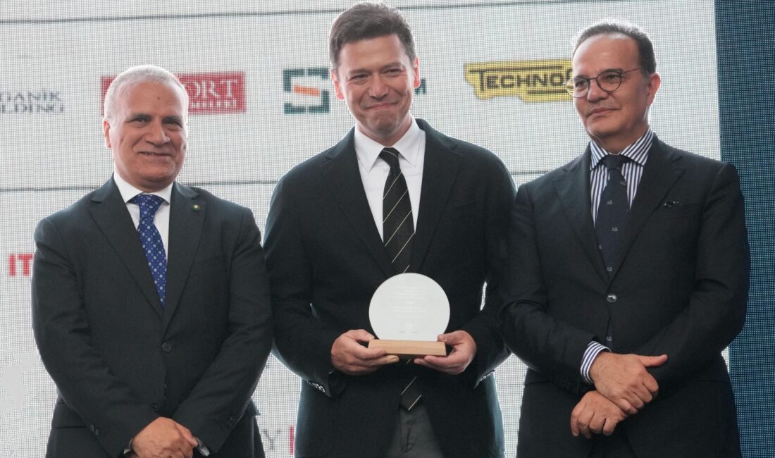 Türkiye'nin lider deri moda markası ve deri mamulleri ihracatçısı DESA,