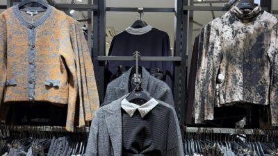 Koton, kumaş atıklarını inovatif süreçlerle elbise askısına dönüştürerek sürdürülebilir inisiyatiflerine