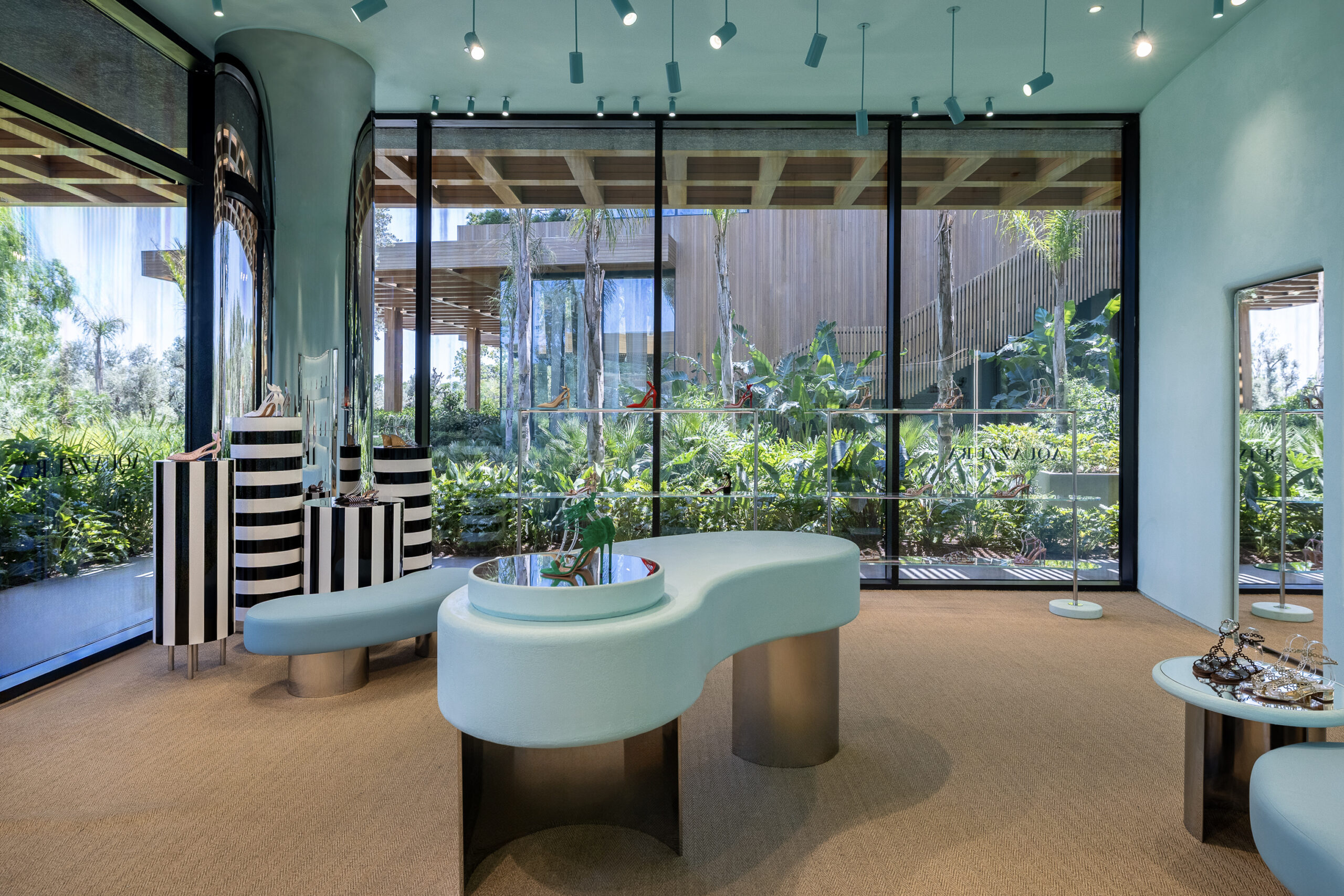 İtalyan zarafetinin ve el işçiliğinin sembolü Aquazzura, Beymen iş birliğiyle