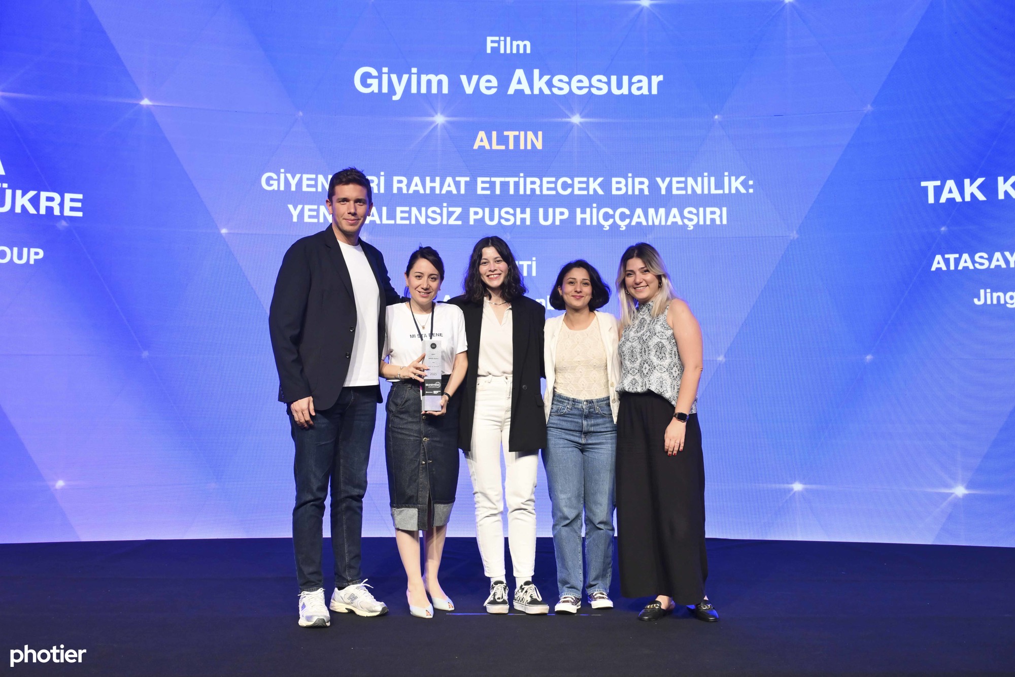 Yazın enerjisini, kadınların tarzını ve özgüvenini yansıtan projelere imza atan