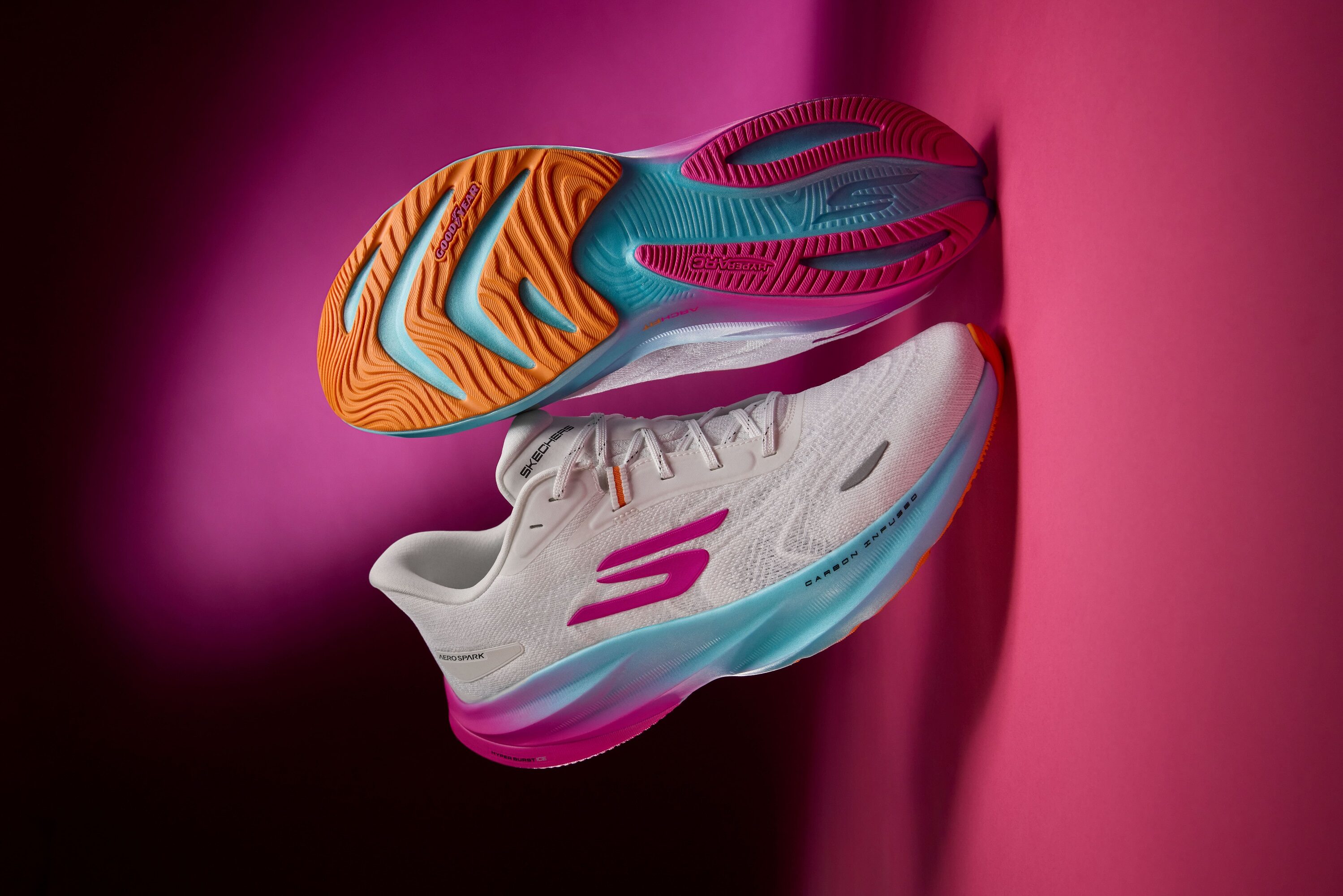 Koşuda yüksek performans ve konforu bir araya getiren Skechers, aerodinamikten